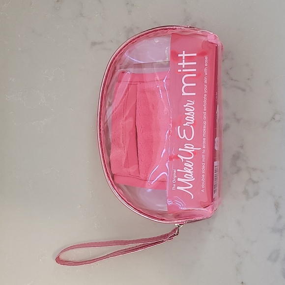 MakeUp Eraser mitt cloth with makeup bag - Picture 2 of 4